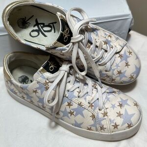 OTBT Court gold star leather sneaker 6.5 blue white print slip on shoe metallic